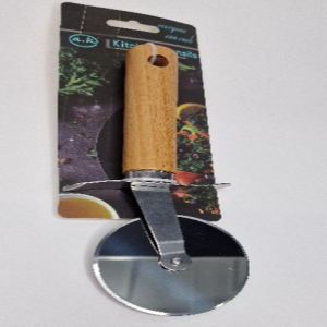 Тесторезка с деревянной ручка a.k 0370